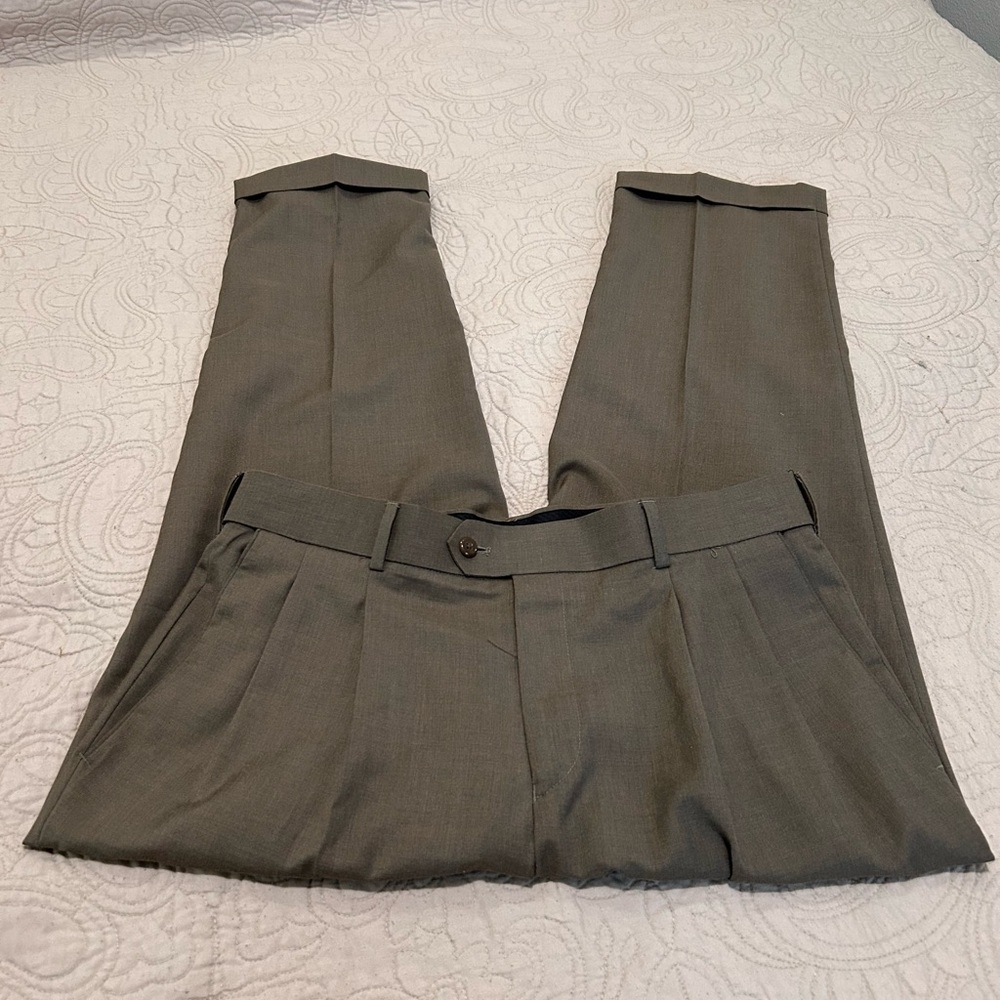 Stafford Classic Fit Slacks Pleated Front Cuffed Hem 36x30